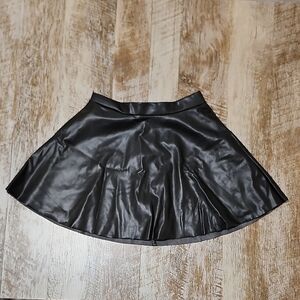 Elegant Black Leather Skirt